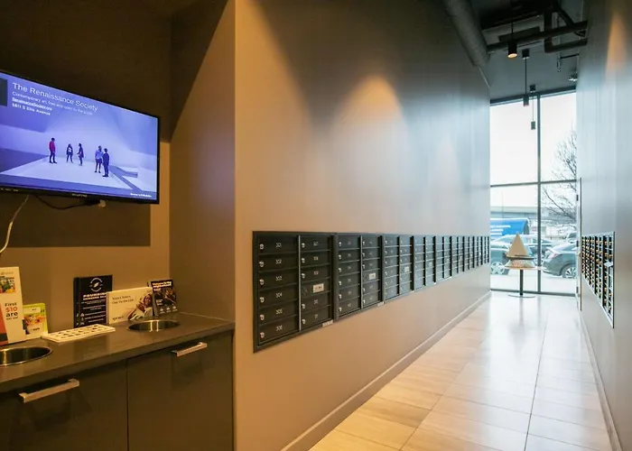 Apartment W Loop 2br W Gym Pool In Heart Of Greektown Chi-540
