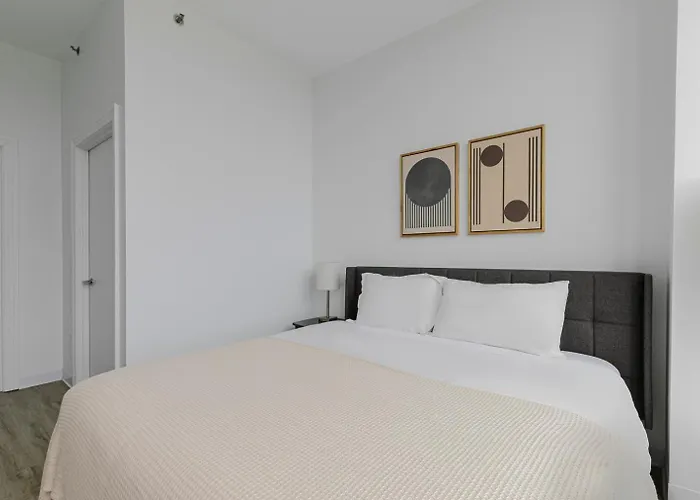 Apartment W Loop 2br W Gym Pool In Heart Of Greektown Chi-540 *