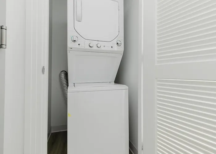 W Loop 2br W Gym Pool In Heart Of Greektown Chi-540