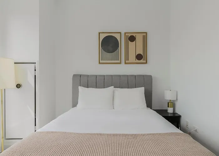 W Loop 2br W Gym Pool In Heart Of Greektown Chi-540 * Chicago