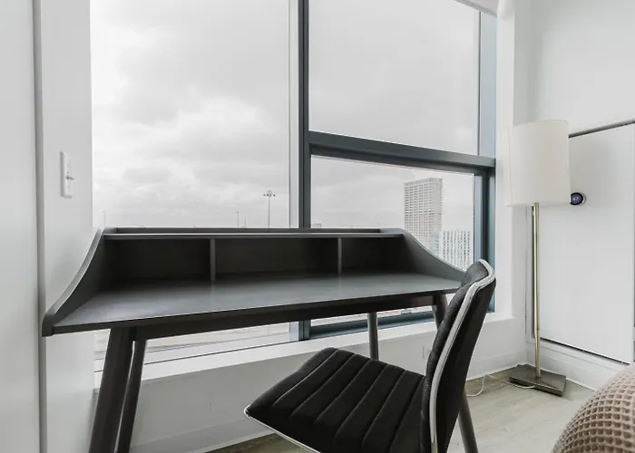 Apartment W Loop 2br W Gym Pool In Heart Of Greektown Chi-540 *